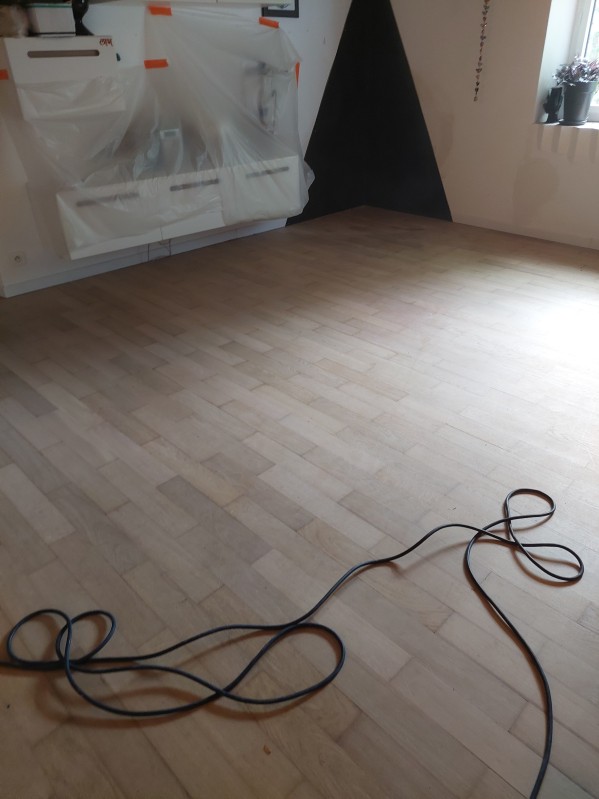 Remise en état et nettoyage d'un parquet en bois ou sol stratifié à Aix-en-Provence