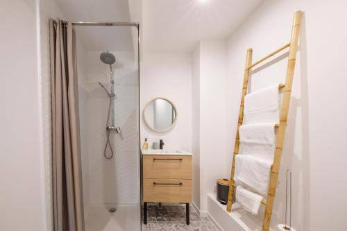 Loft moderne et lumineux refait à neuf situé en plein centre de Manosque