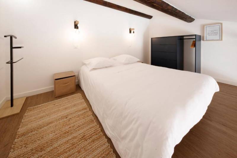 Loft moderne et lumineux refait à neuf situé en plein centre de Manosque