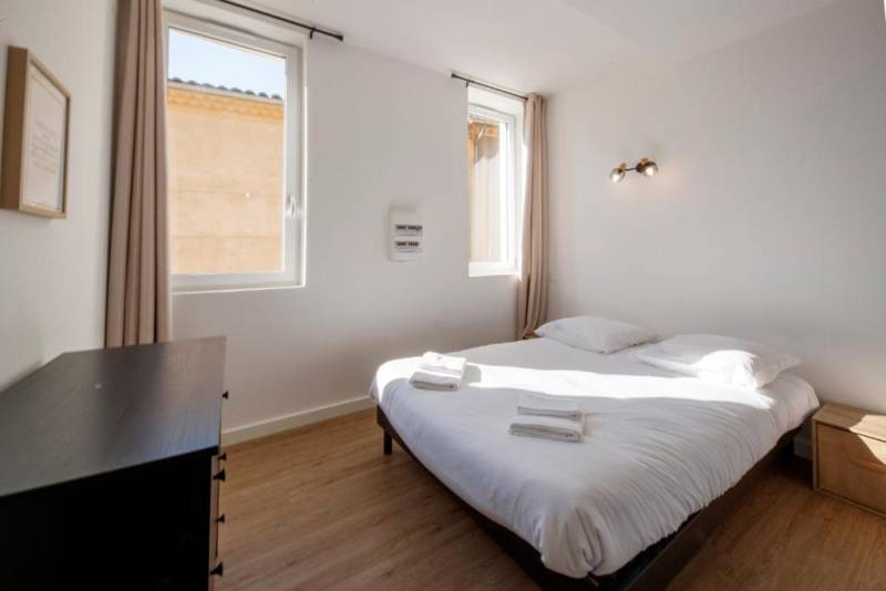 Superbe studio entièrement équipé avec terrasse situé au centre ville de Manosque