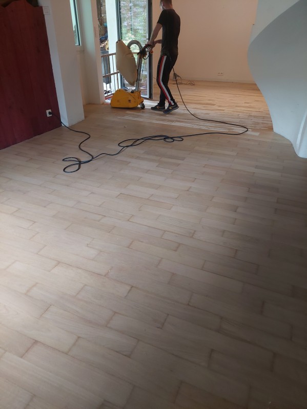 Remise en état et nettoyage d'un parquet en bois ou sol stratifié à Aix-en-Provence