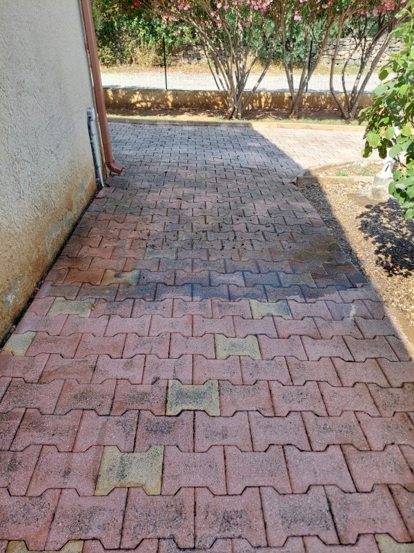 Nettoyage de terrasses (béton, carrelage, pierre naturelle, dalle, pavé) à Manosque et alentours