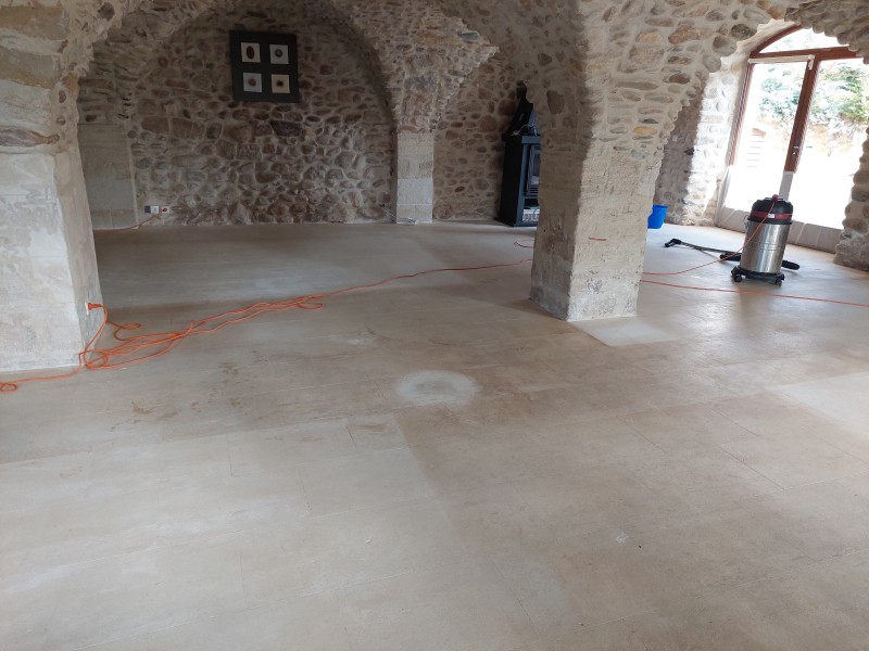 Entretenir et traiter vos sols nobles (tomette, travertin, pierres naturelles, marbre) à Manosque et le 04